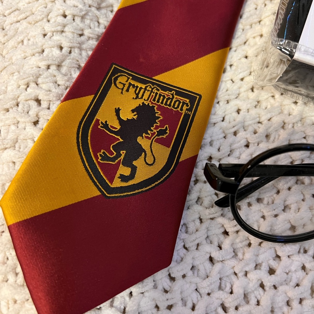 Harry Potter Hogwarts Robe - Picture 5 of 6